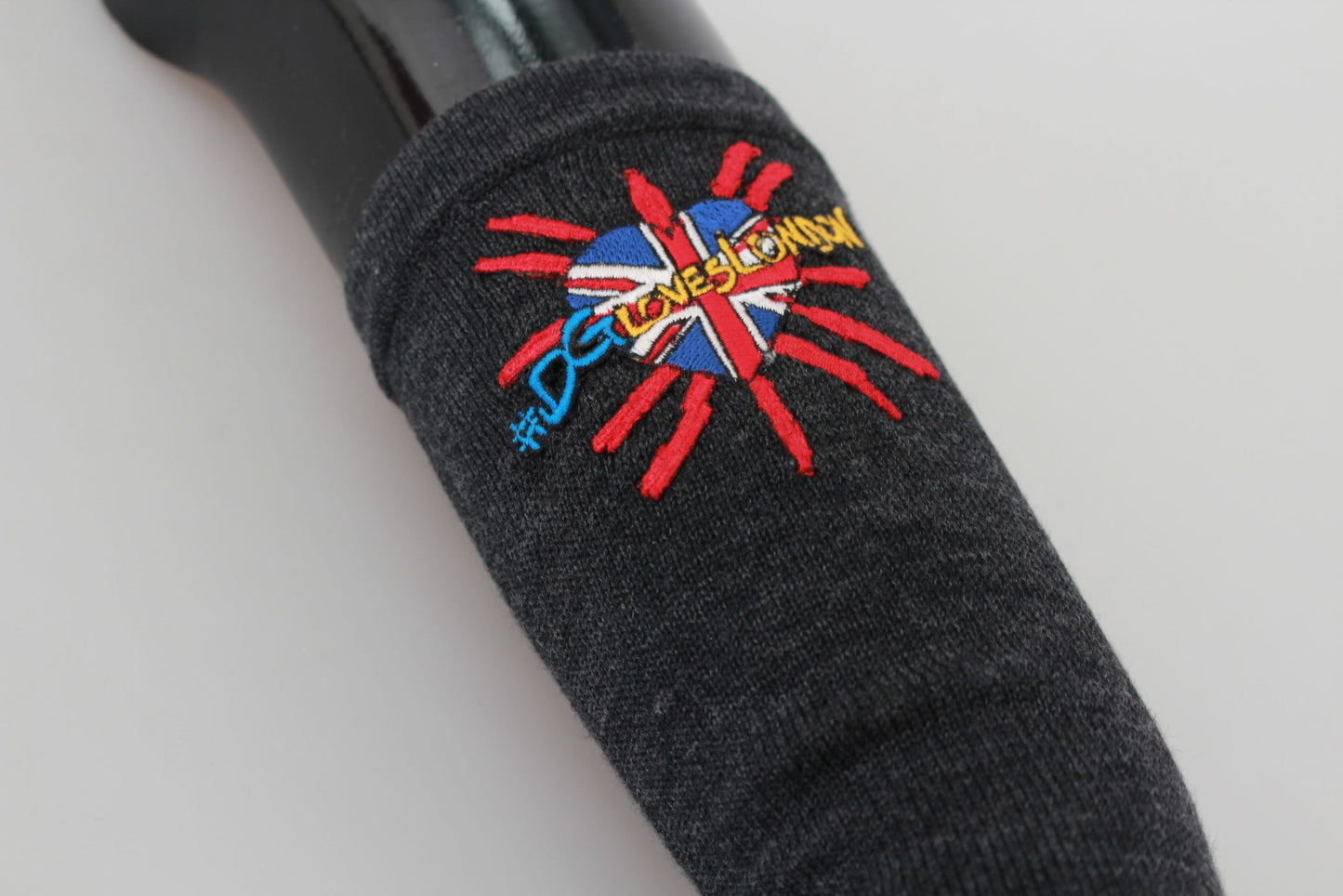 Graue #DGLovesLondon bestickte Handschuhe aus Schurwolle