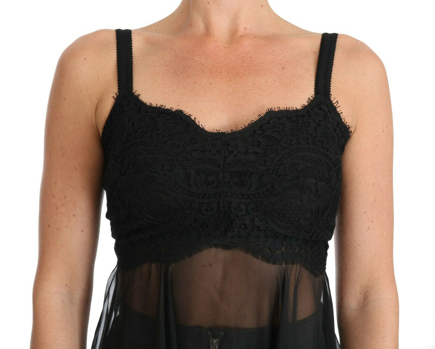 Schwarzes Seidenspitzenkleid, Chemise-Dessous