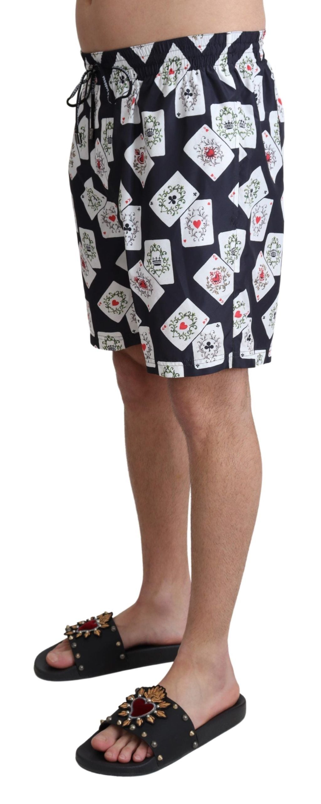 Schwarze Strand-Badeshorts mit Kartenspiel-Print