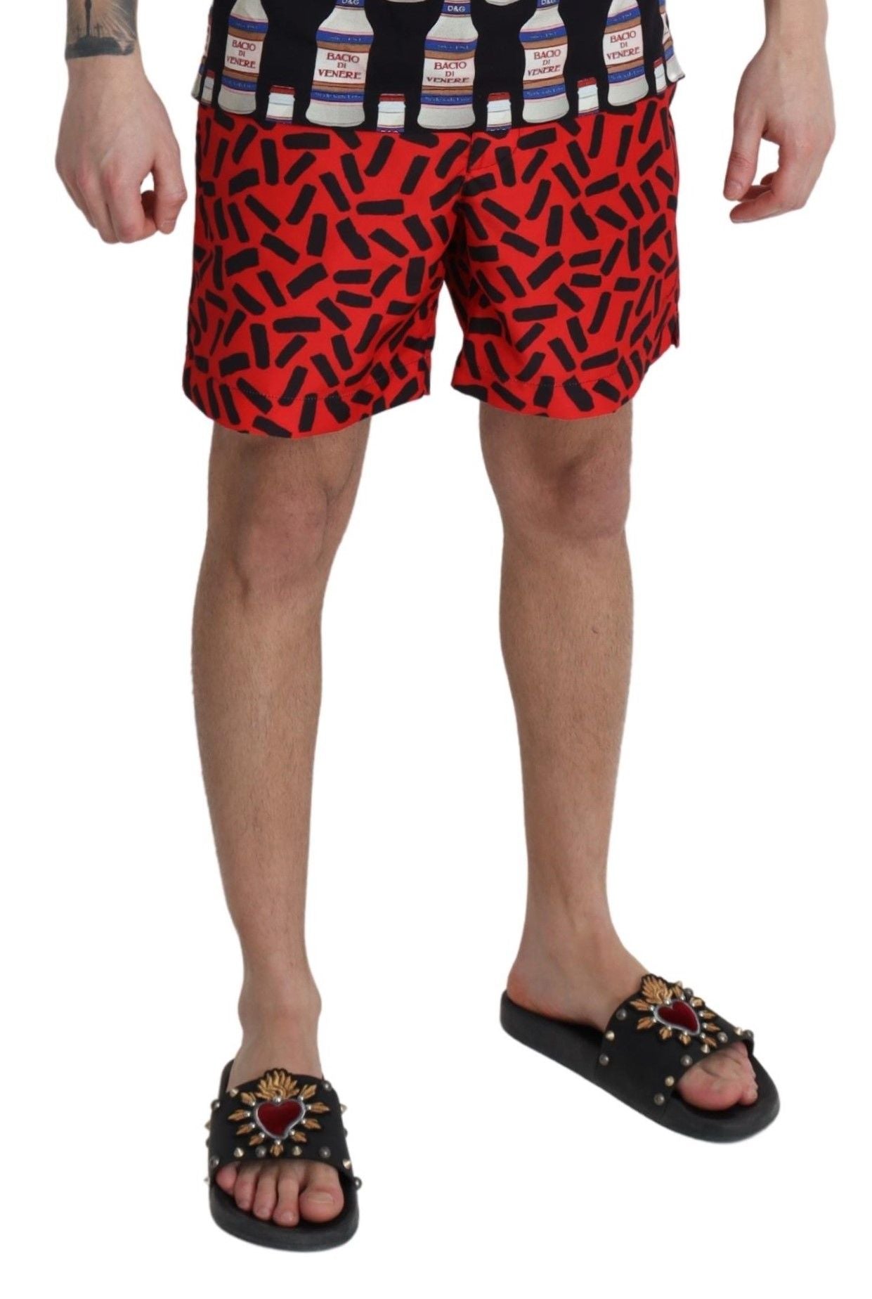 Rote gemusterte Strandshorts