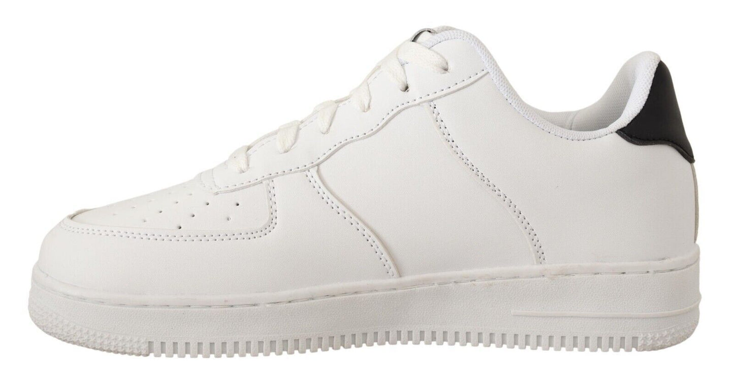 Weiße perforierte Schnürschuhe aus Leder für Herren
