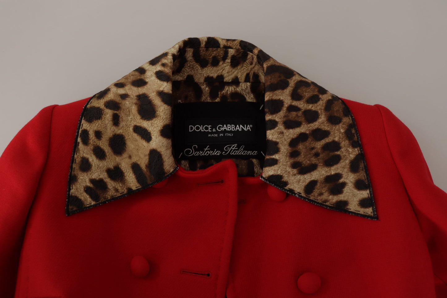 Roter Trenchcoat aus Wolle mit Leopardenmuster