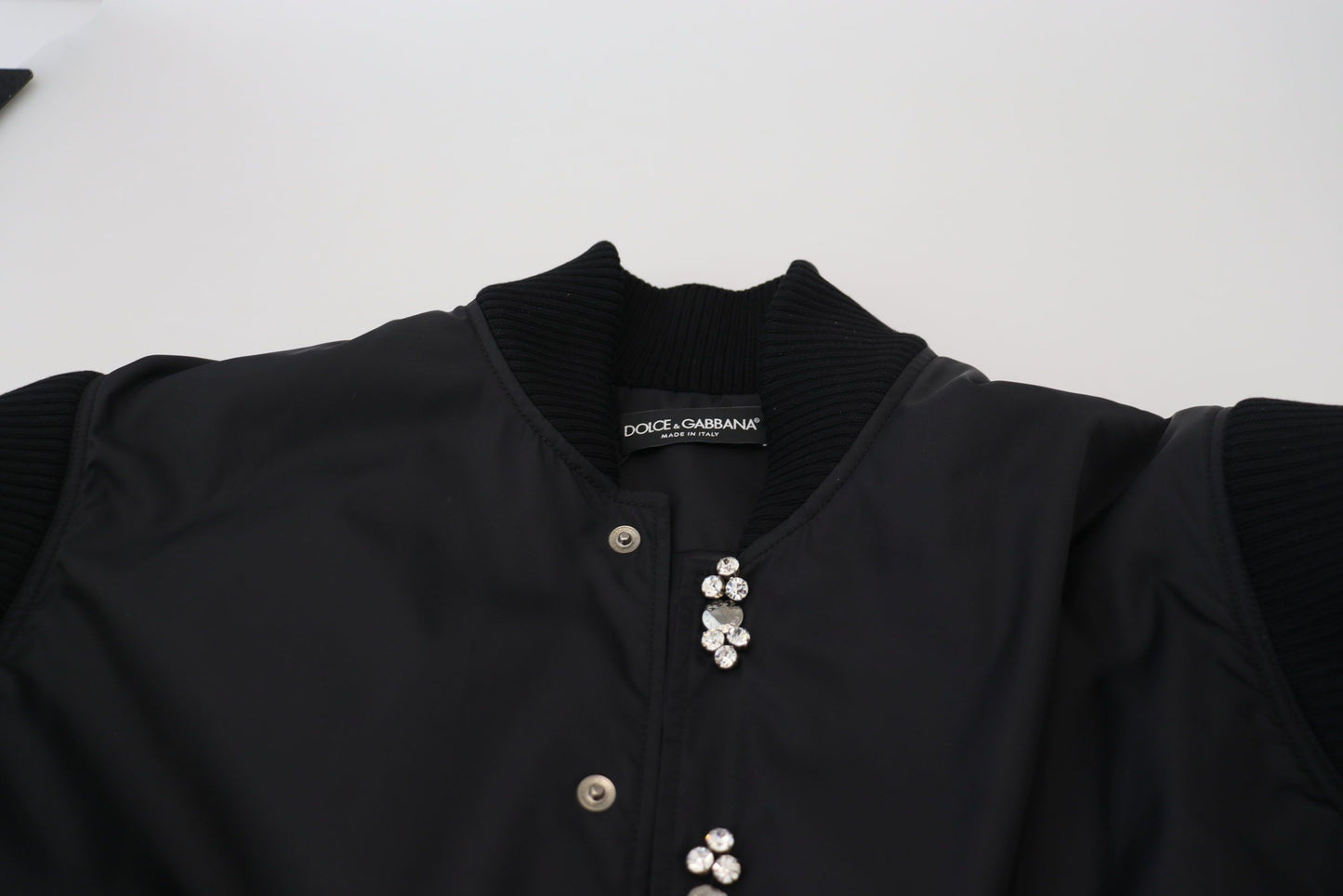 Schwarze Nylon-Kristall-Manteljacke mit Knöpfen