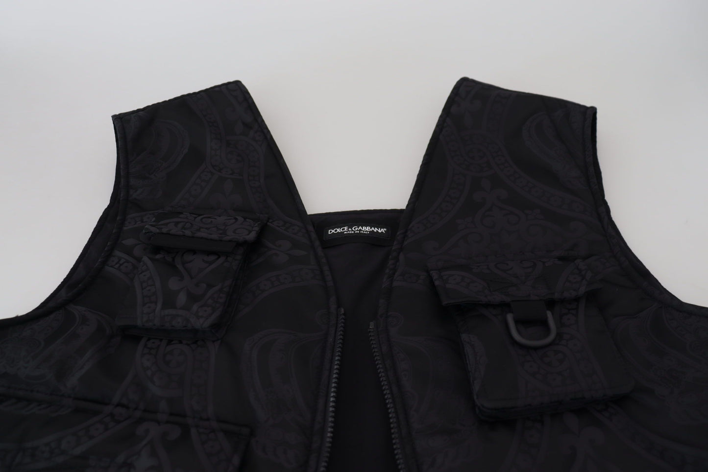 Schwarze ärmellose Nylonjacke mit durchgehendem Reißverschluss