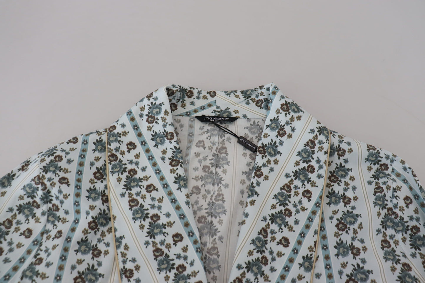 Blaue Baumwoll-Robenjacke mit Blumenmuster