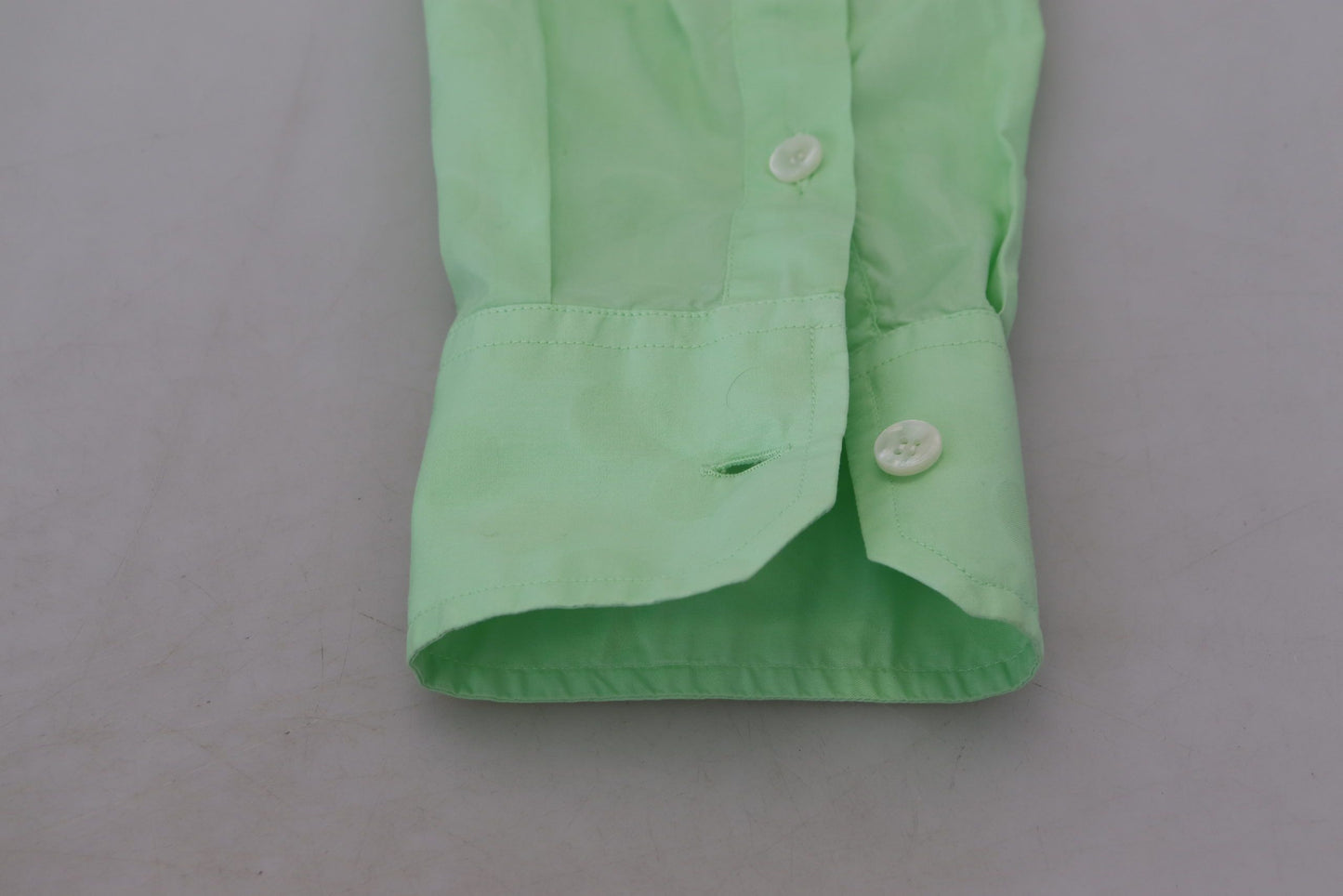 Mintgrünes langärmliges Button-Down-Hemd