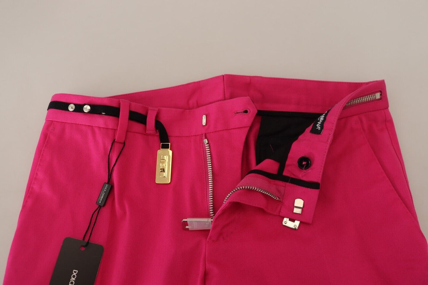 Rosa Hose mit Reißverschluss und Schnalle