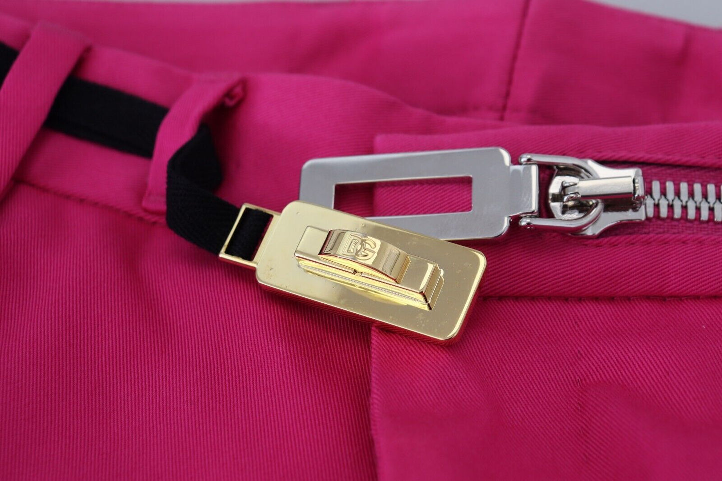 Rosa Hose mit Reißverschluss und Schnalle
