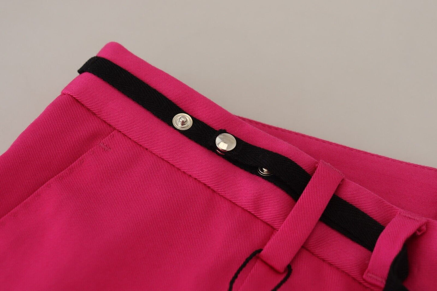 Rosa Hose mit Reißverschluss und Schnalle