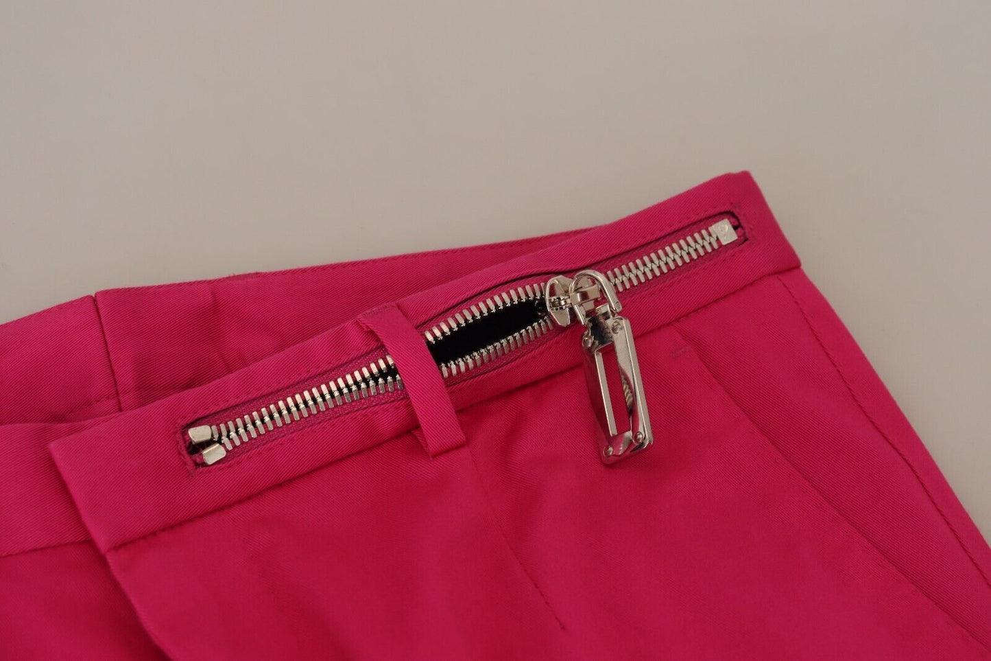 Rosa Hose mit Reißverschluss und Schnalle