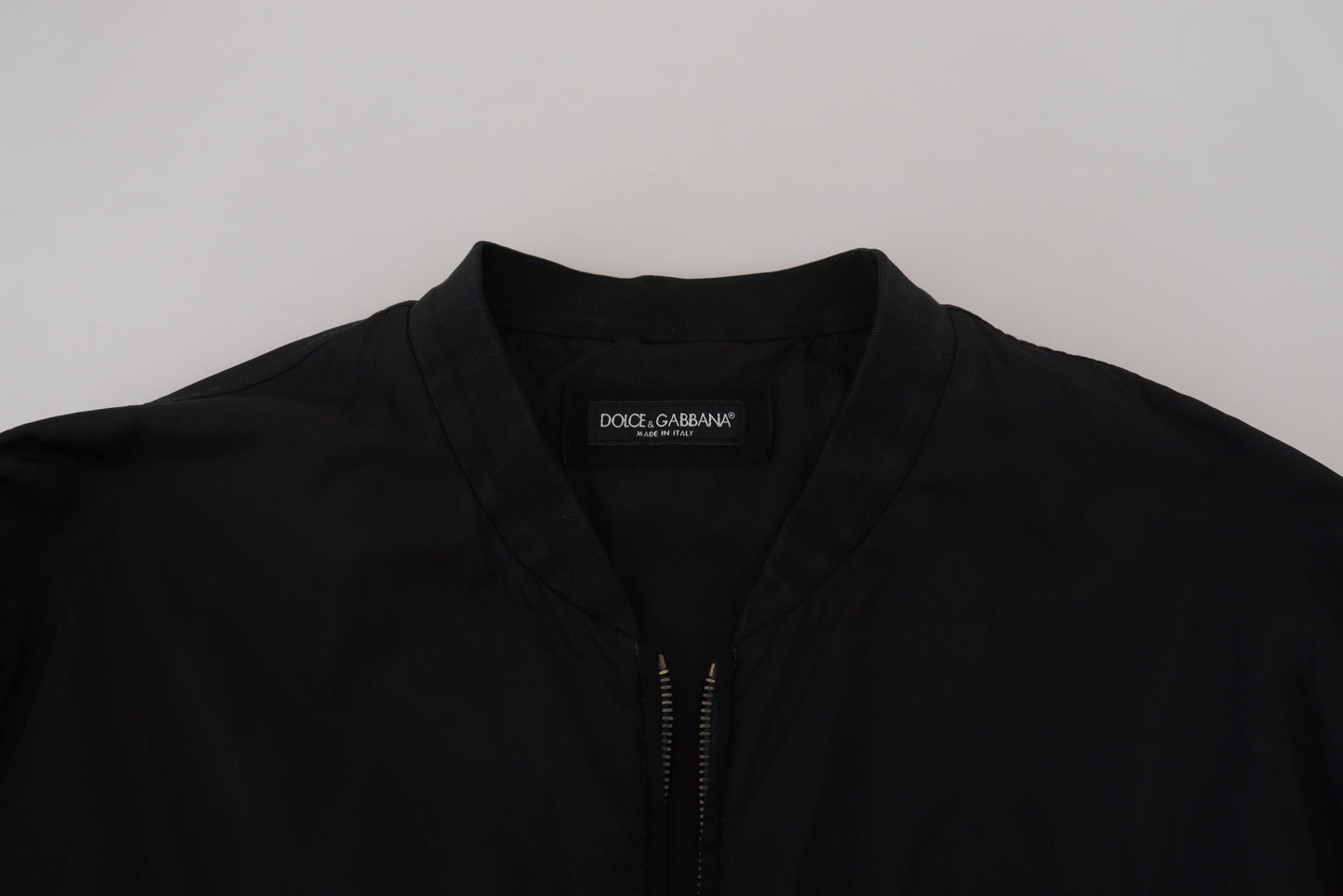 Schwarze Bomberjacke aus Nylon mit Logo und Reißverschluss