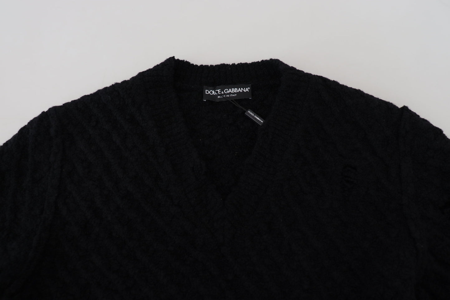 Schwarzer Strickpullover aus Wolle mit V-Ausschnitt