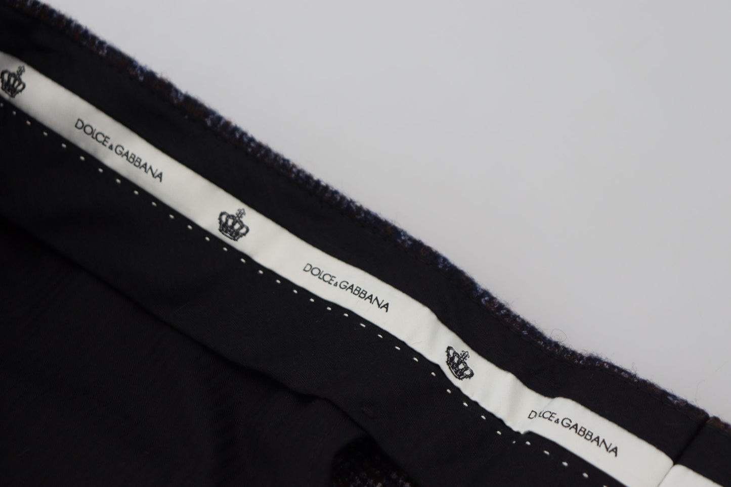 Grau karierte Herrenhose mit mittlerer Taille