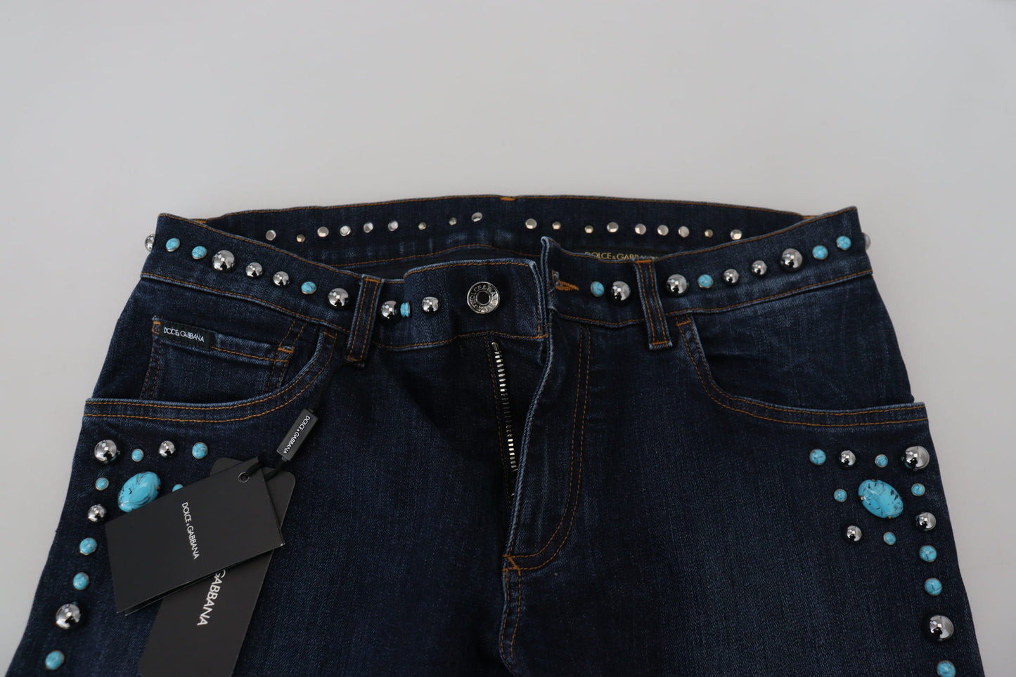 Blaue Jeans aus Baumwolle mit Nieten und niedriger Taille
