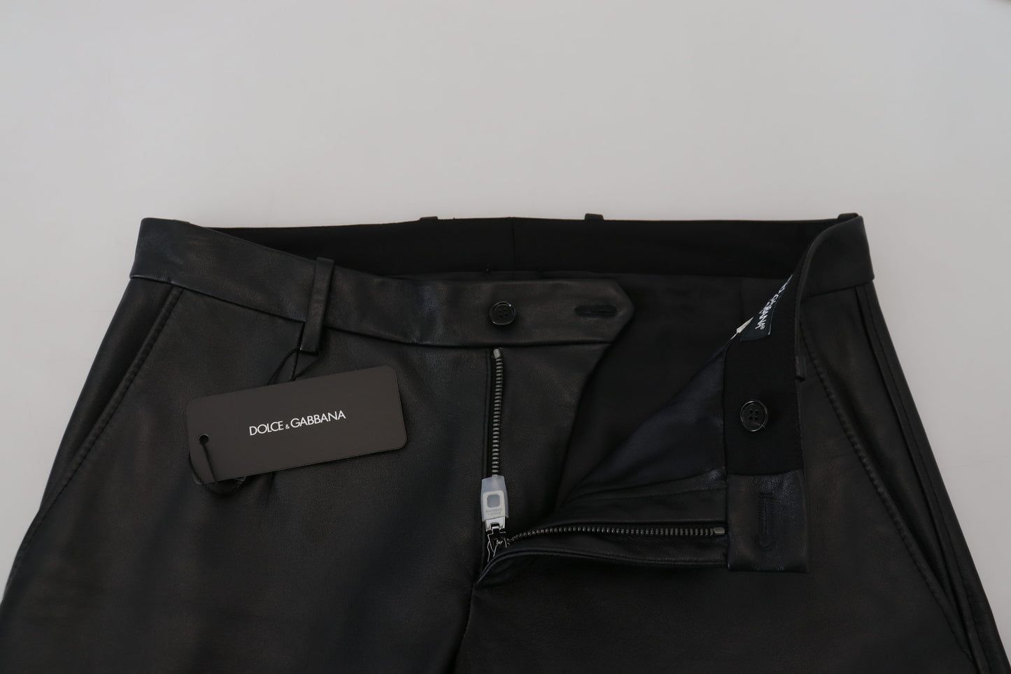 Schwarze, glänzende Skinny-Hose aus Stretch