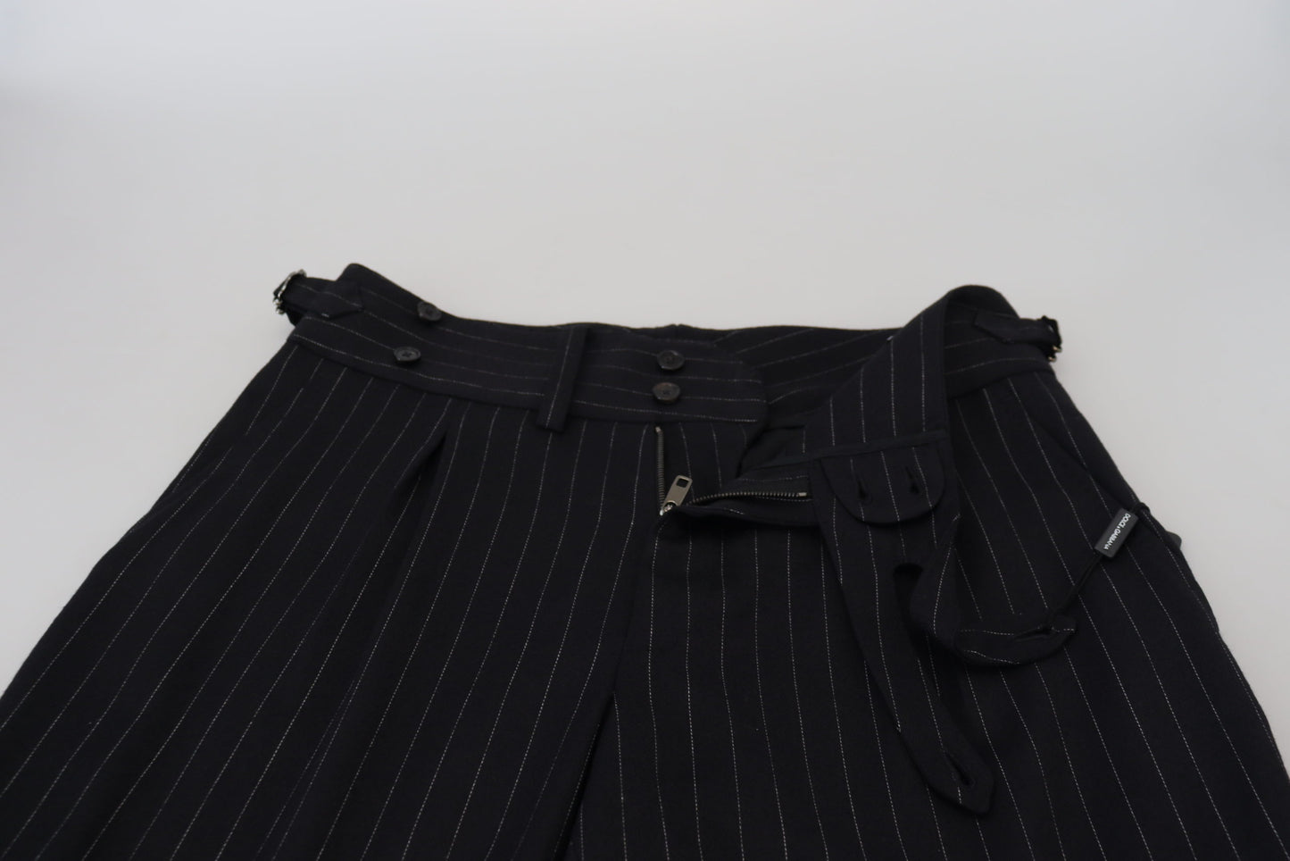 Schwarze Chinohose aus Wolle mit Streifen