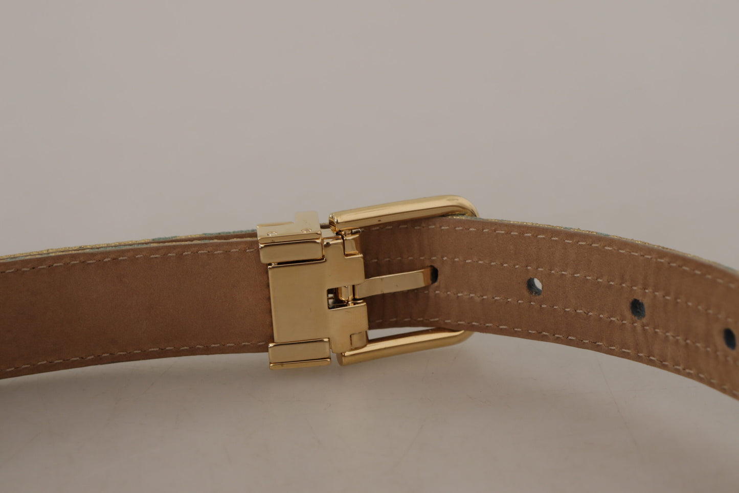 Blauer Ledergürtel aus Jacquard mit geprägter goldener Metallschnalle