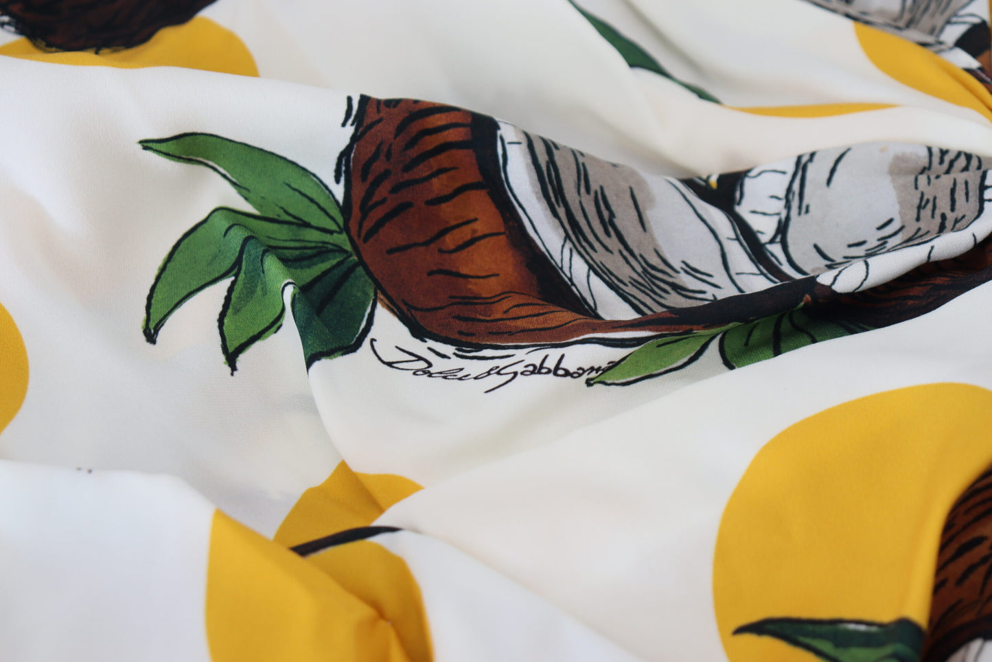 Weißes Mini-Etuikleid aus Seide mit Kokosnuss-Print
