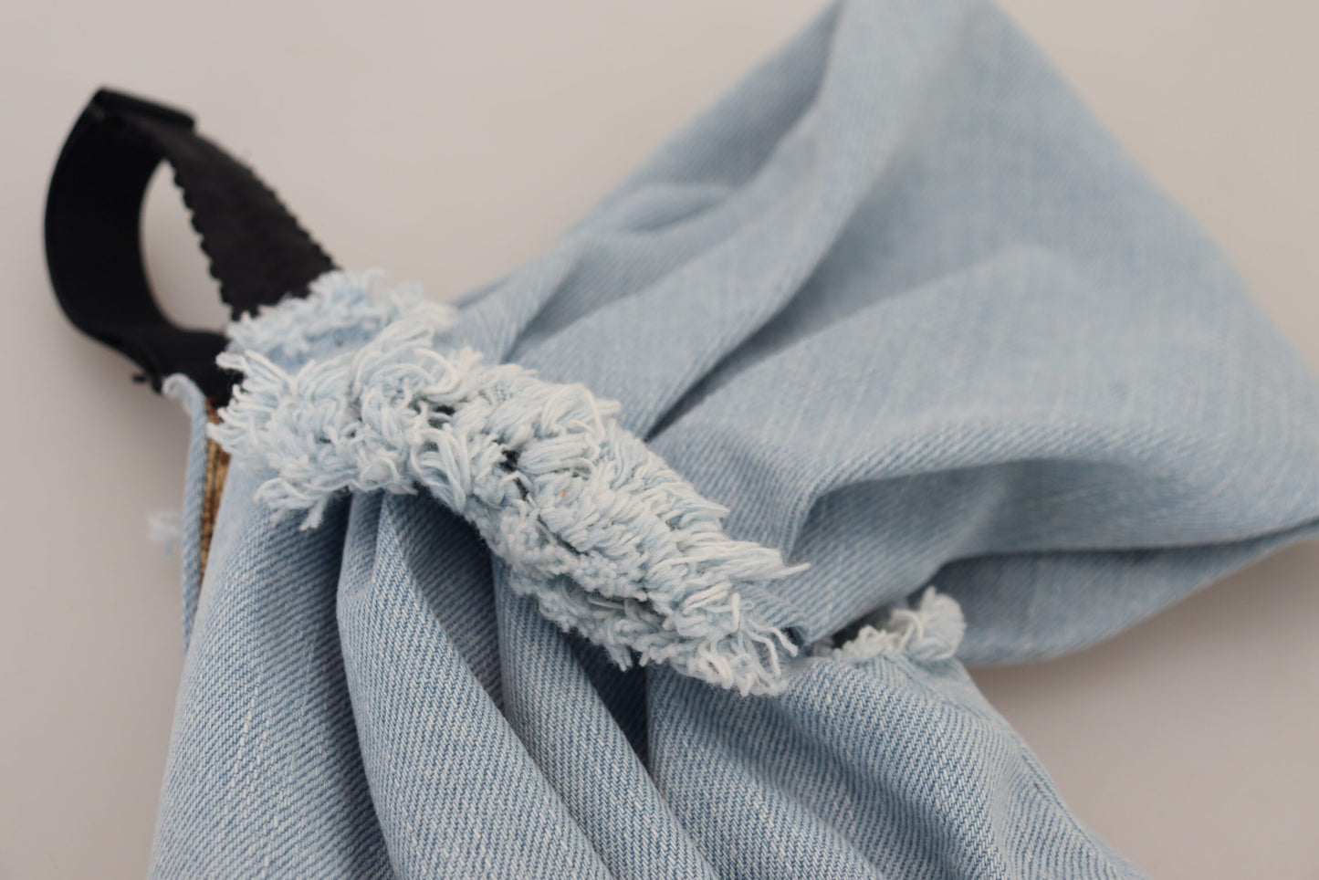 Zweifarbiges blaues Patchwork-Minikleid aus Denim