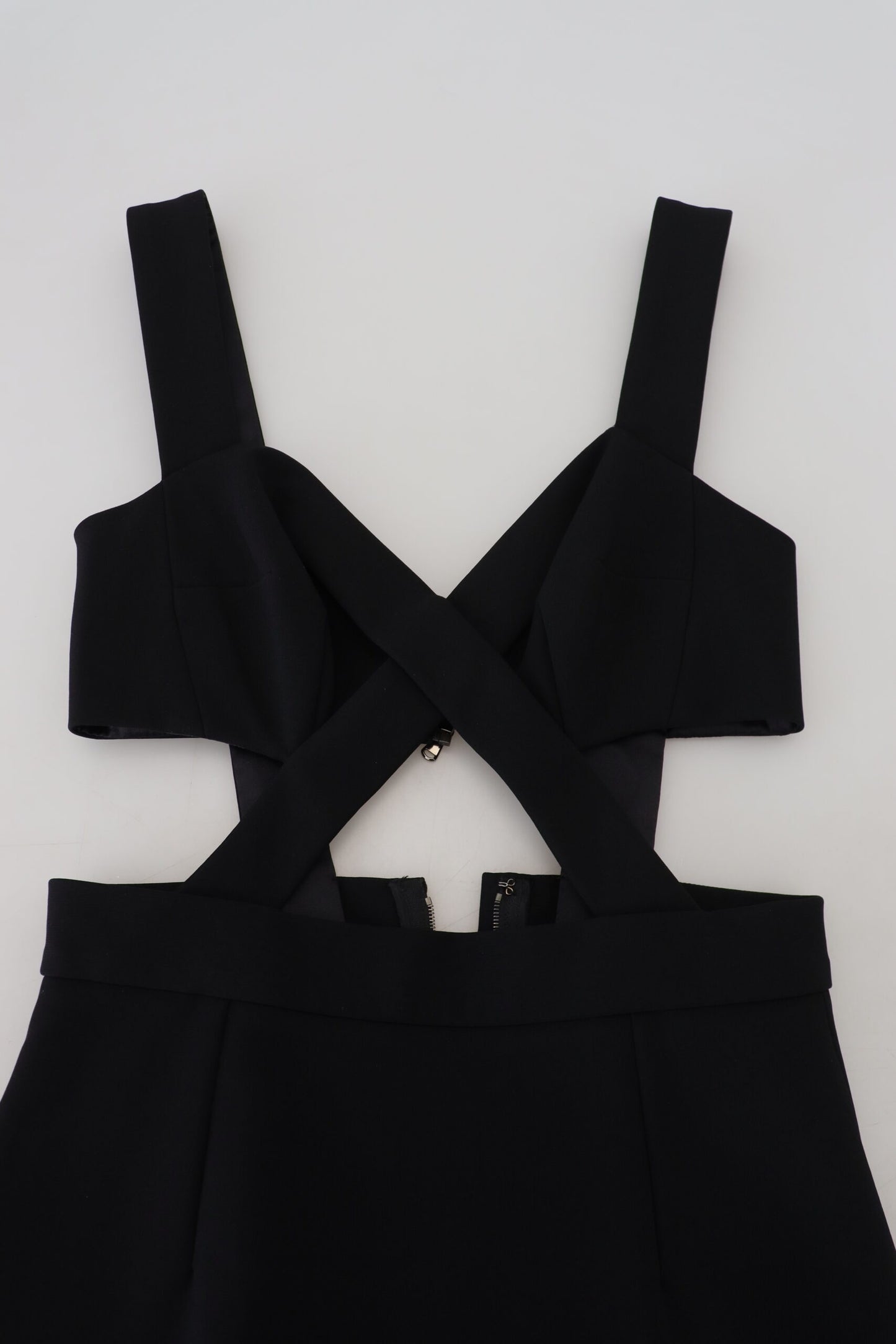Schwarzes, figurbetontes Midikleid aus Viskose