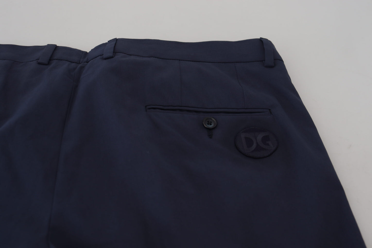Dunkelblaue Chinohose aus Baumwolle
