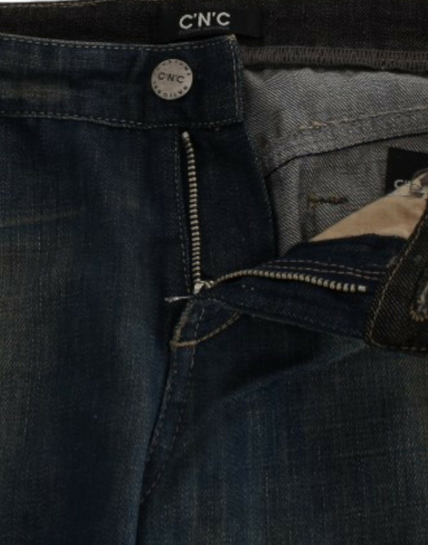 Blaue Jeans mit geradem Bein