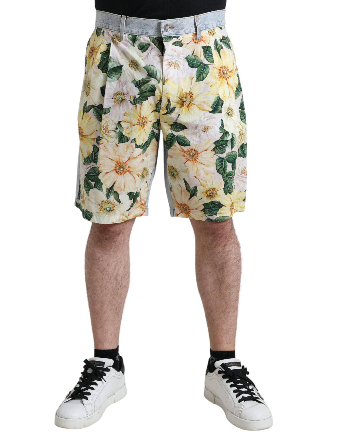 Mehrfarbige Bermudashorts aus Denim mit Blumenmuster