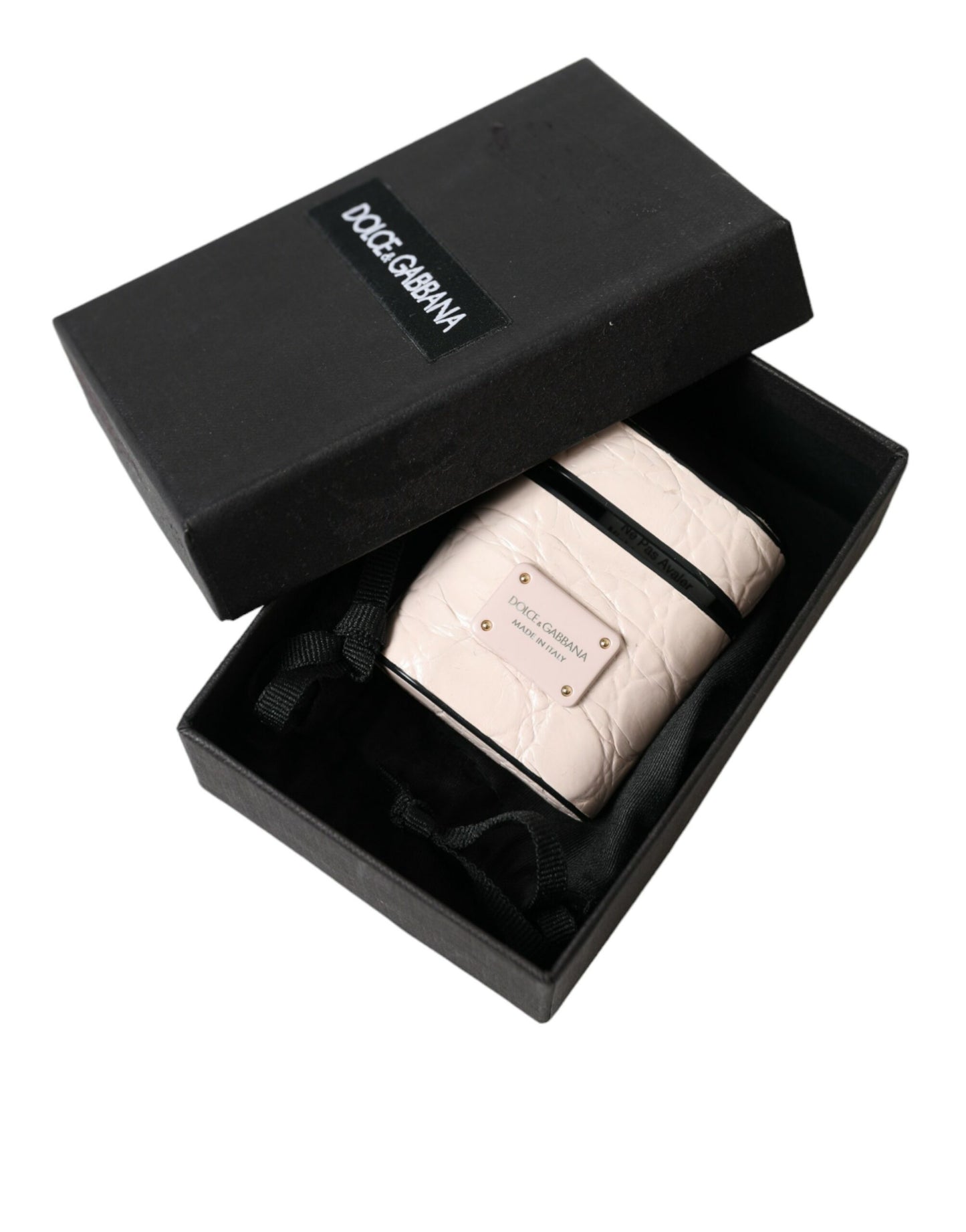 Airpods-Hülle aus hellrosa Kalbsleder mit Logo-Metallplakette