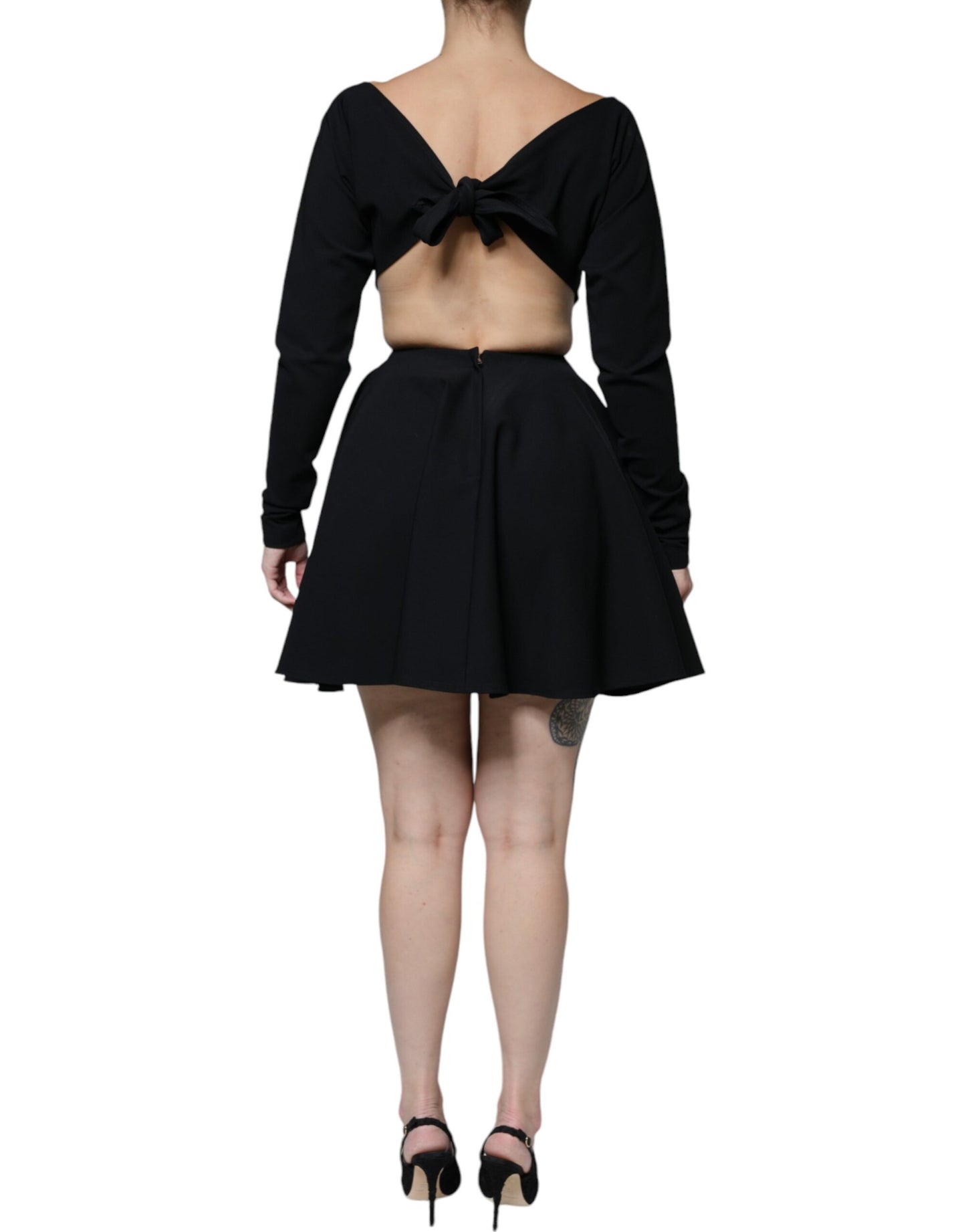 Schwarzes Minikleid aus Viskose mit Cut-Outs in A-Linie und langen Ärmeln