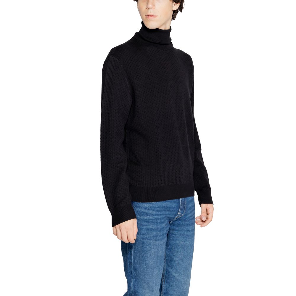 Schwarzer Rollkragenpullover aus Baumwolle
