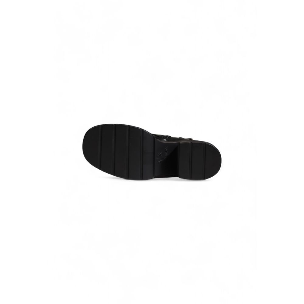 Schwarzer Polyesterstiefel