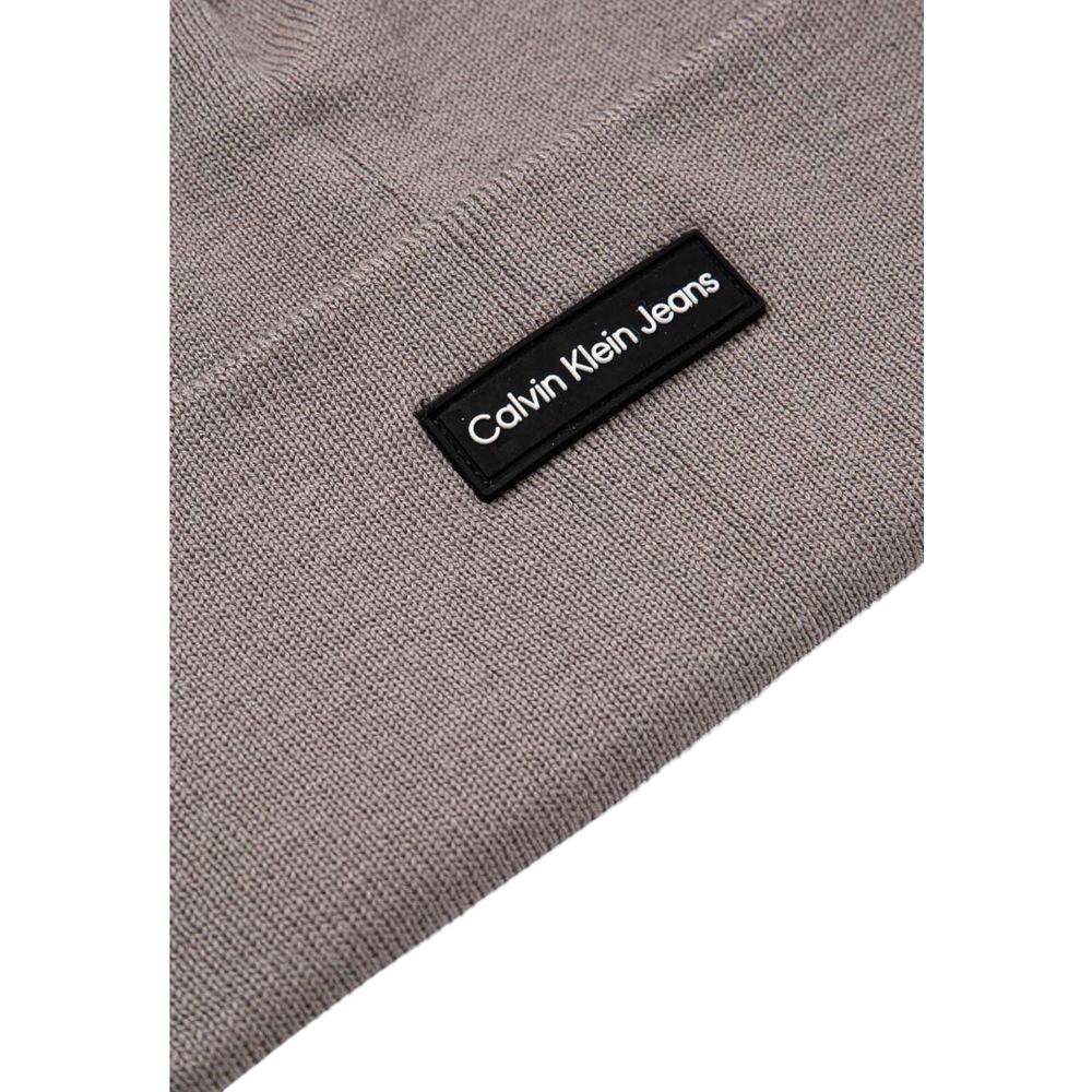 Graue Baseballmütze aus recyceltem Polyester