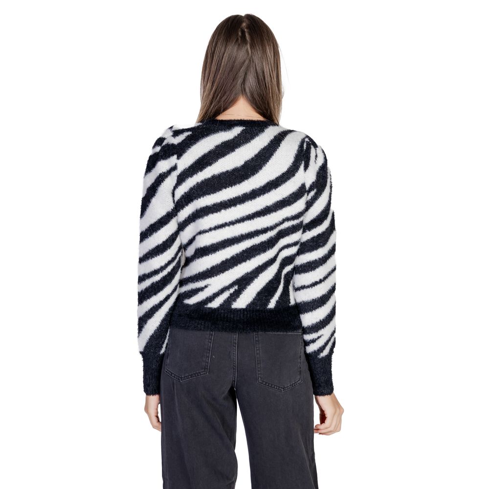 Schwarzer Nylonpullover