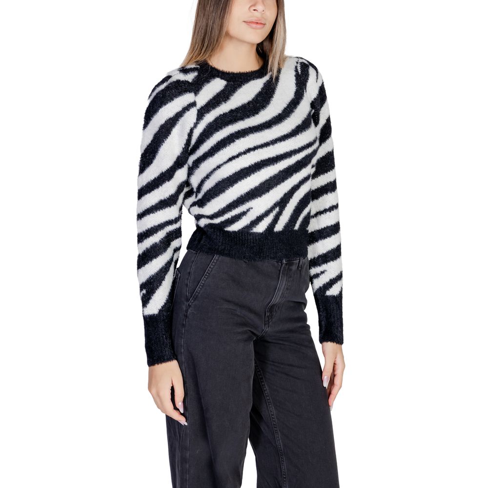 Schwarzer Nylonpullover