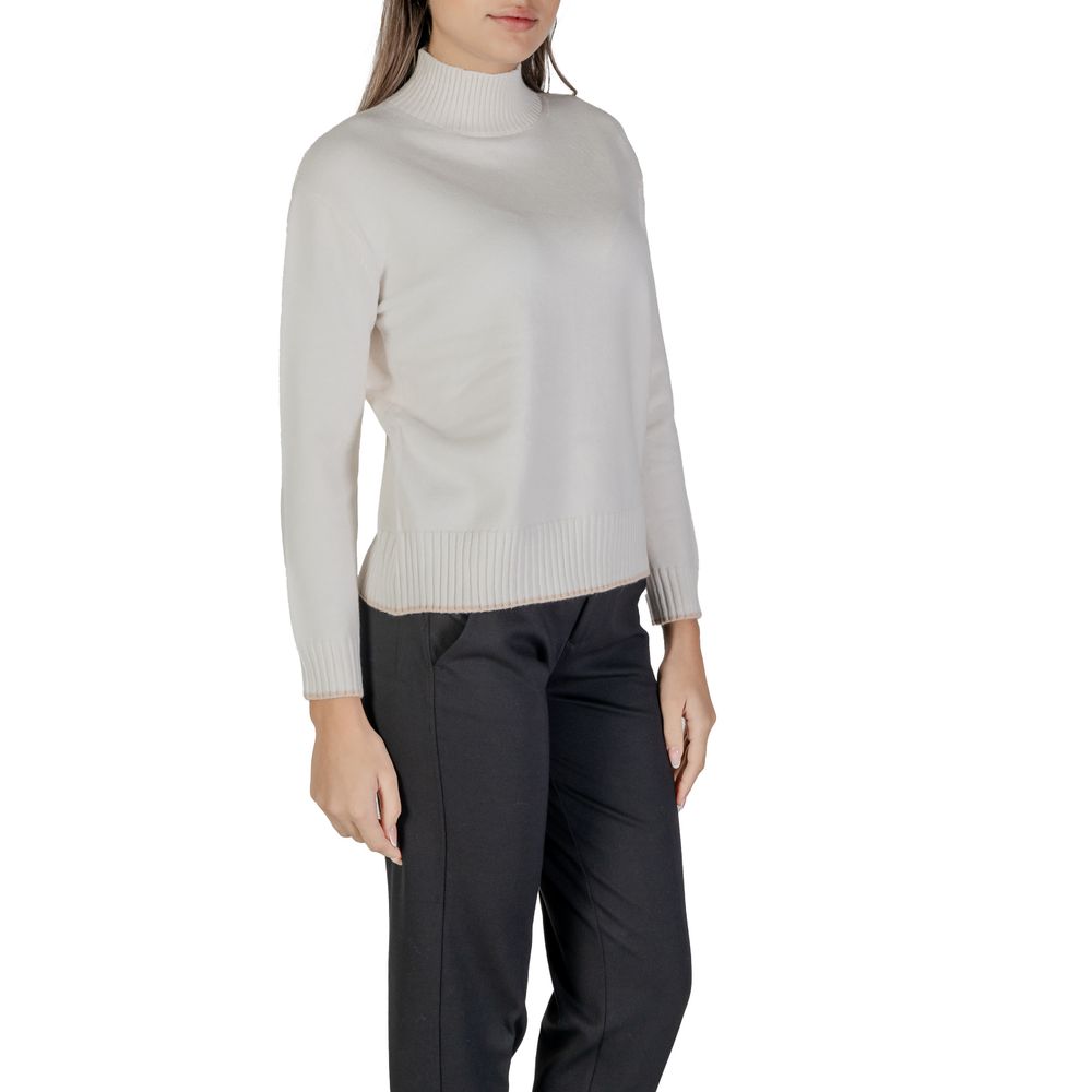Cremefarbener Polyesterpullover