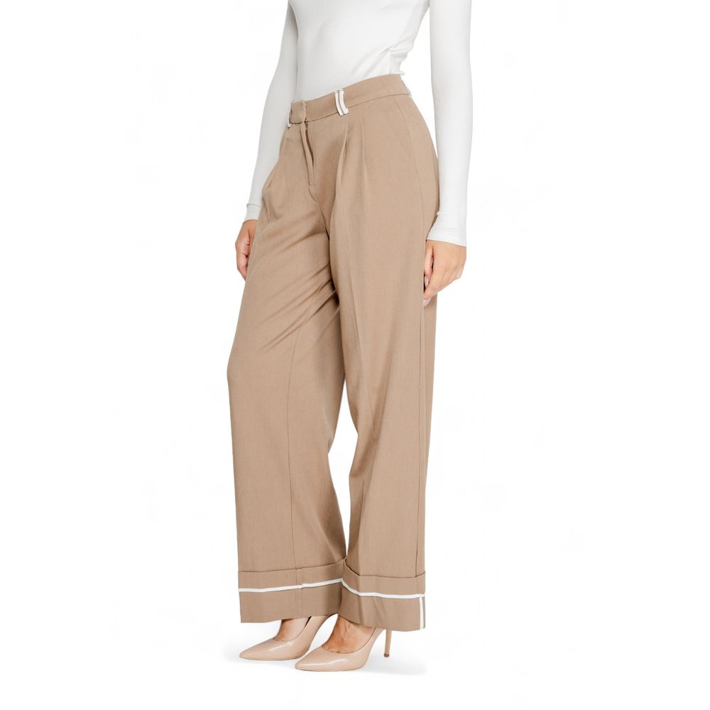 Braune Hose aus recyceltem Polyester