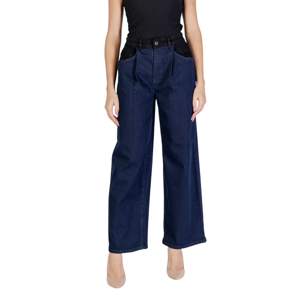 Blaue Baumwollhose