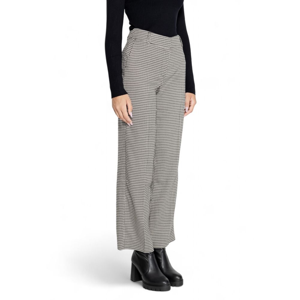 Schwarze Polyesterhose