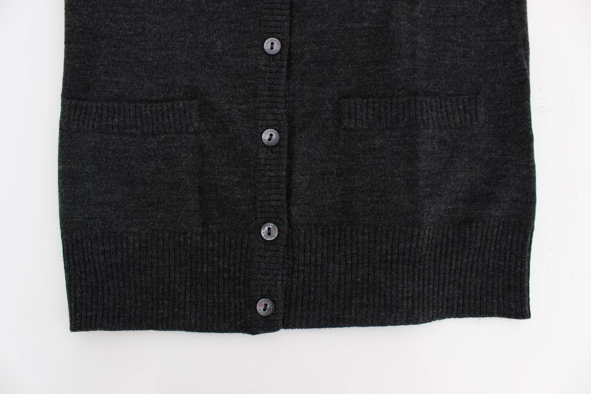 Grauer Woll-Cardigan mit Knöpfen
