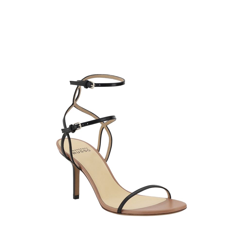 Sandalen mit Knöchelriemen