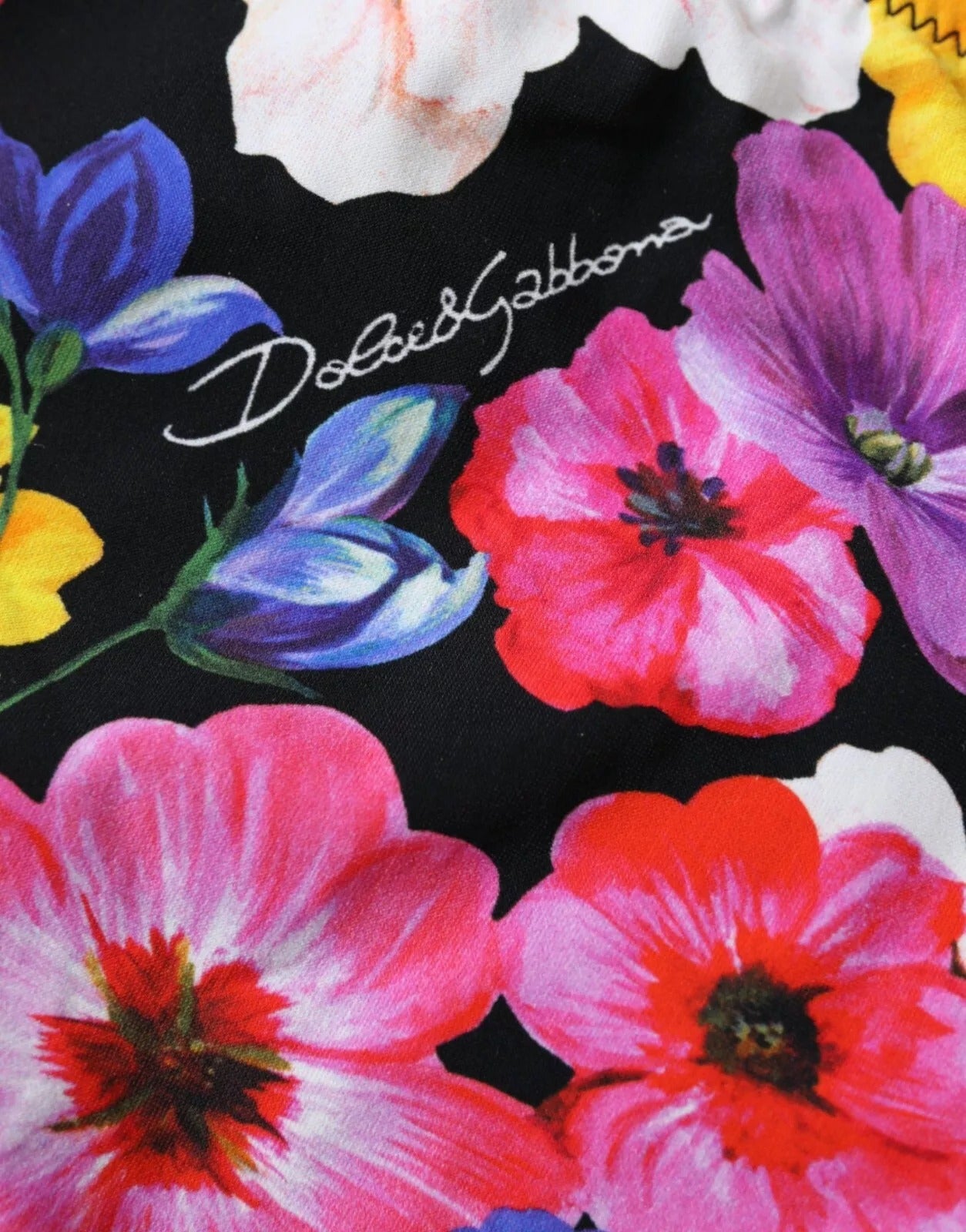 Schwarzer Badeanzug mit Blumenmuster und Bikinihose