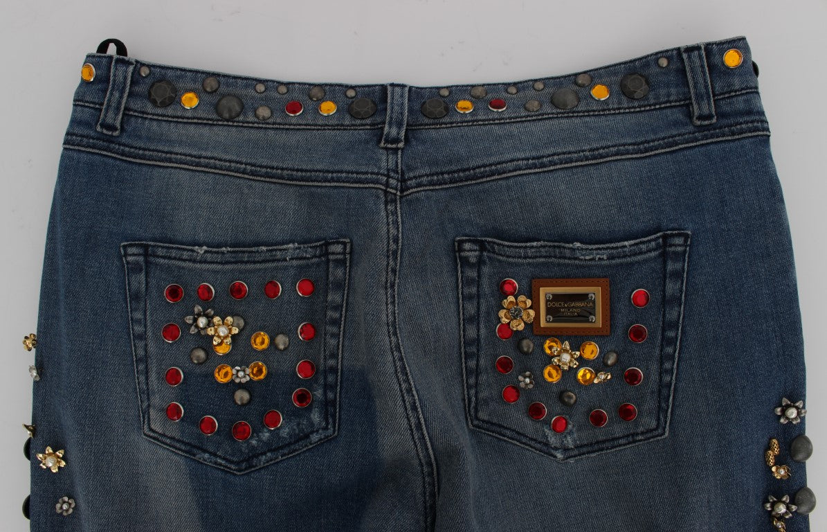 Jeans mit Herzverzierung und Kristallrosen