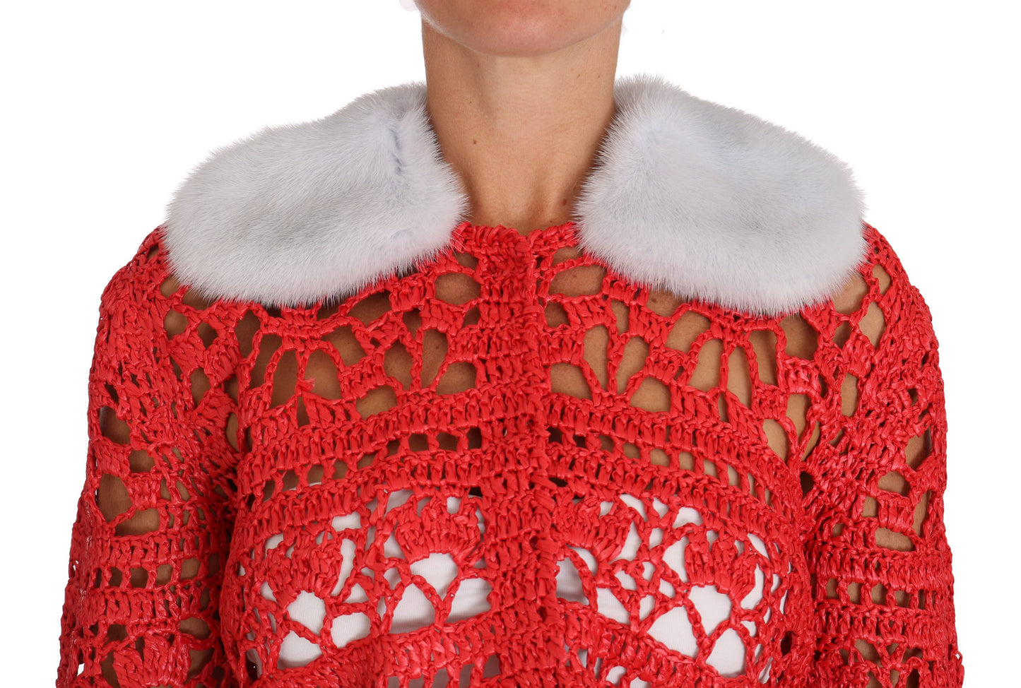 Roter Cardigan-Pullover aus Häkelbast