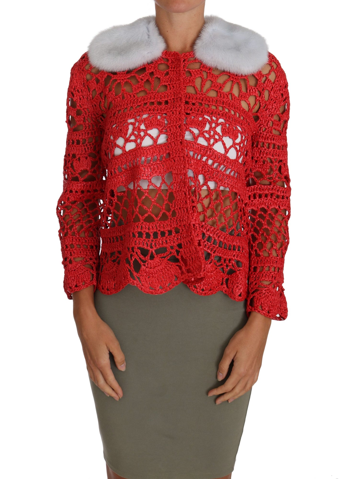 Roter Cardigan-Pullover aus Häkelbast