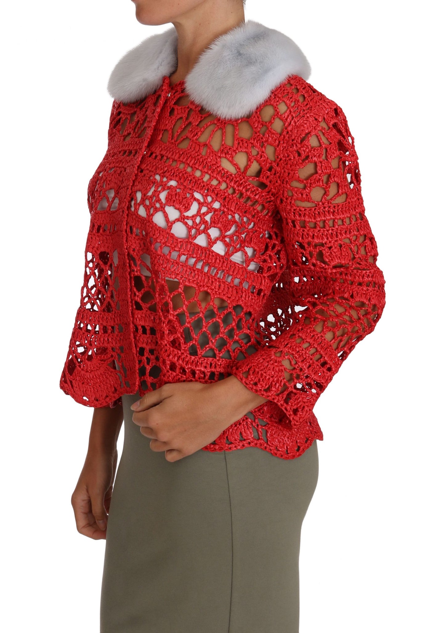 Roter Cardigan-Pullover aus Häkelbast