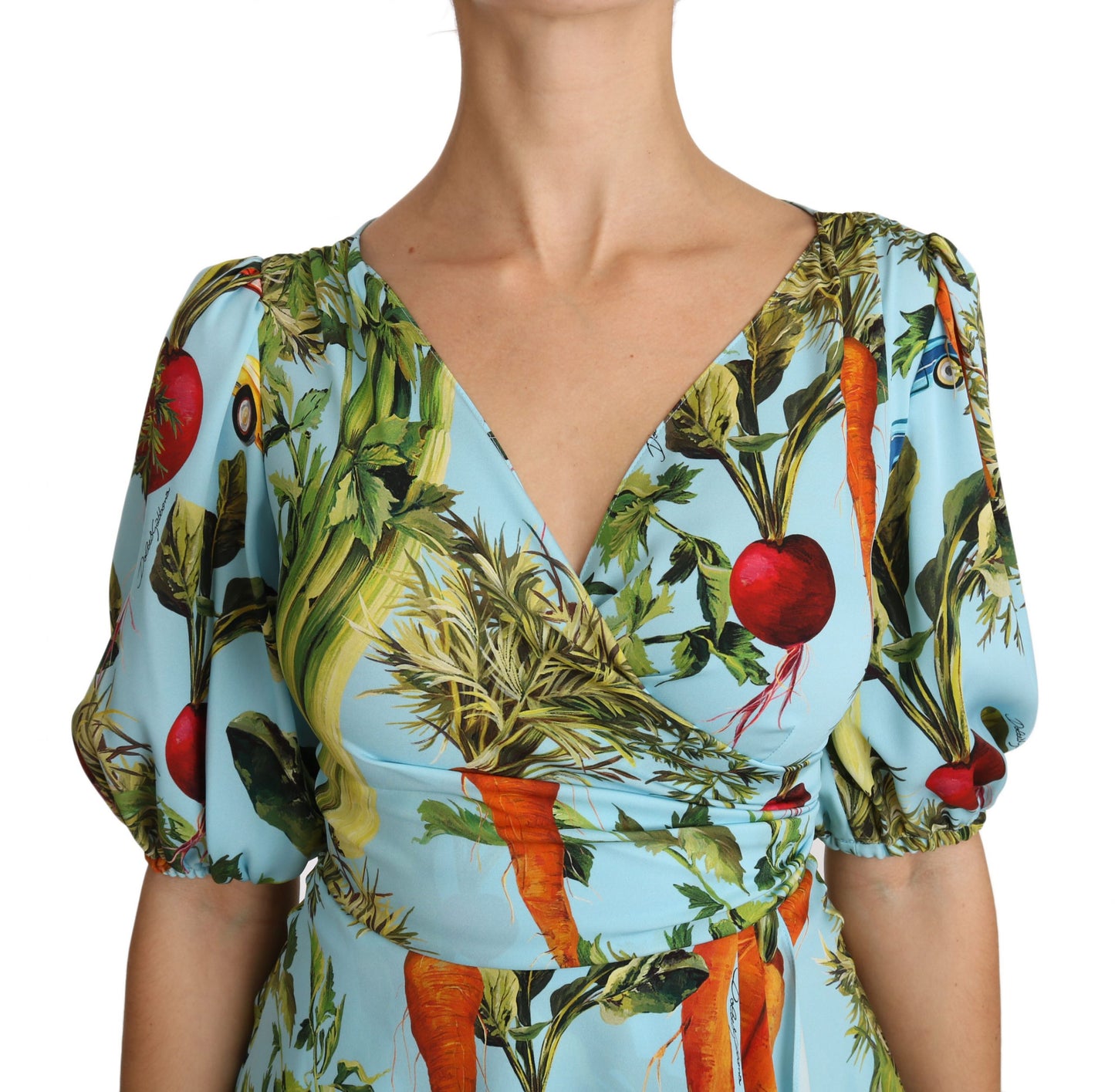 Mehrfarbige Seidenbluse mit Gemüsedruck und Schößchen-Wickeltop