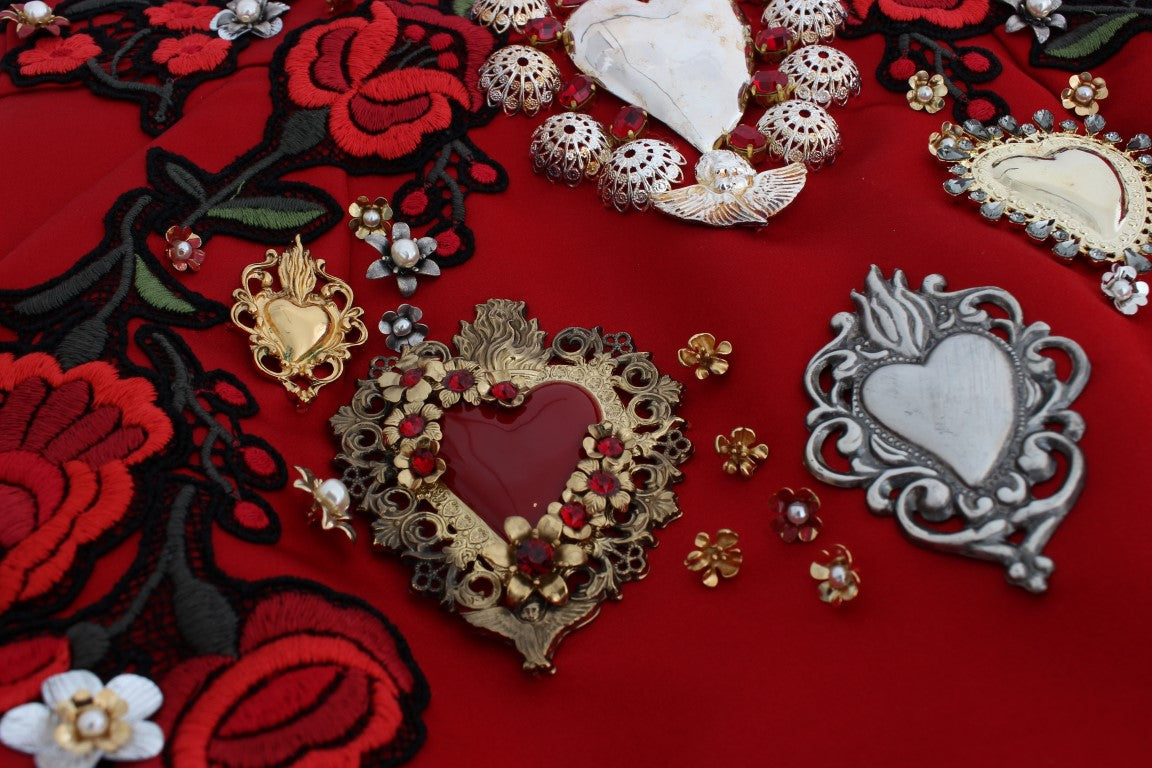 Rote Shorts aus Seide mit Kristallrosen
