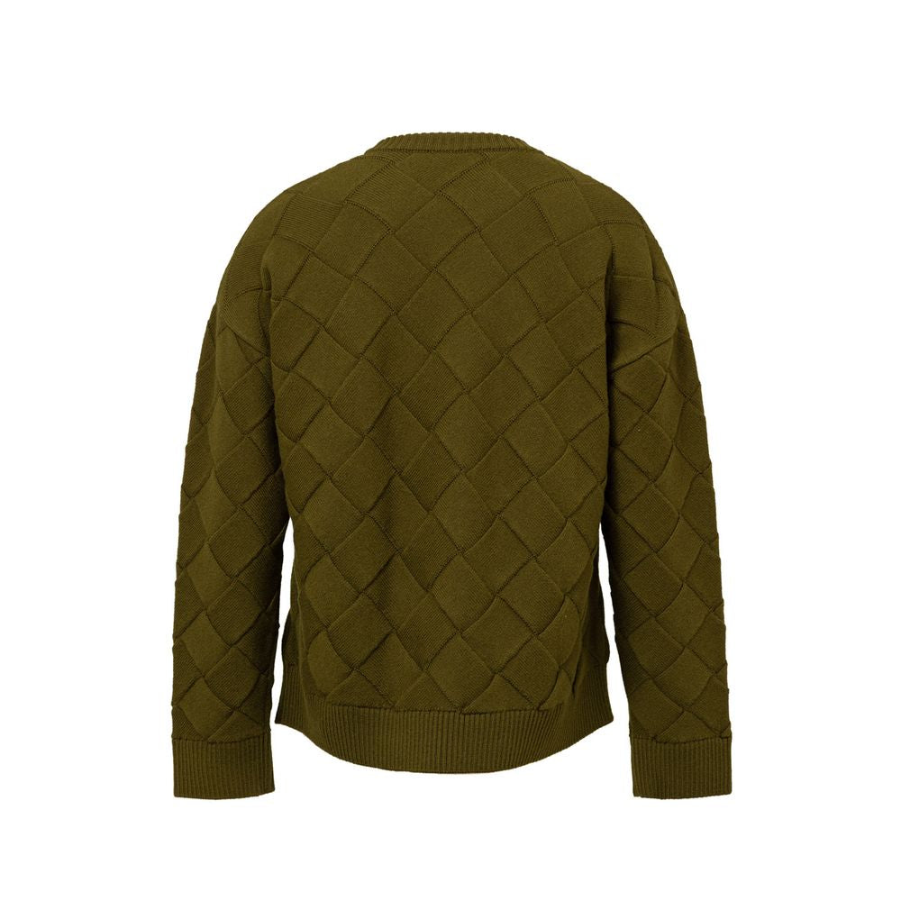 Grüner Wollpullover