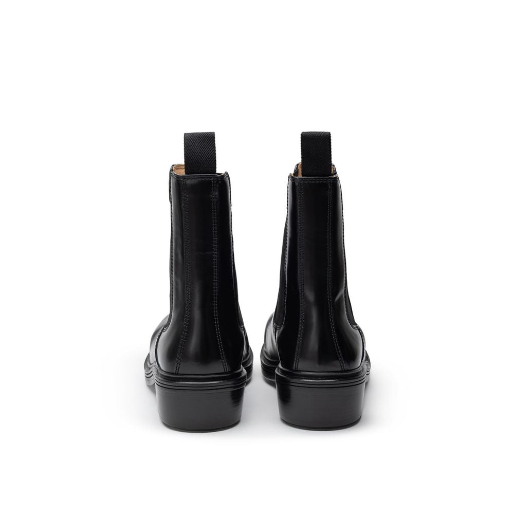 Schwarzer Lederstiefel