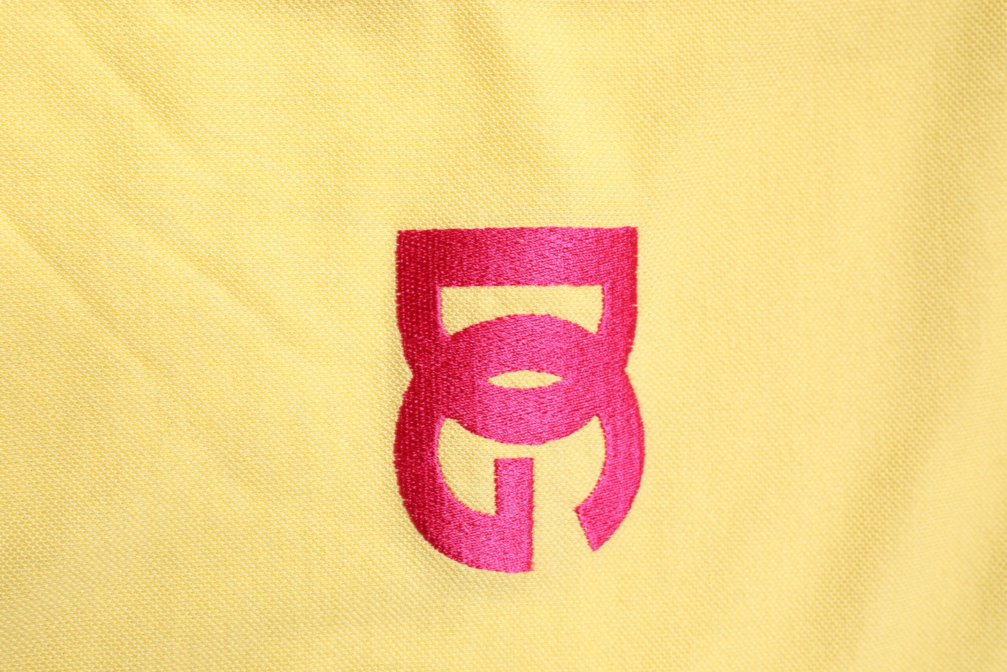 Gelbes Poloshirt aus Baumwolle mit Logokragen